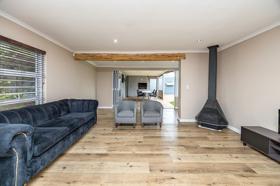4 Bedroom Property for Sale in Edgemead Western Cape